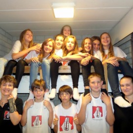 Groepsfoto Il Dottore - Toneelvereniging Plankenkoorts 